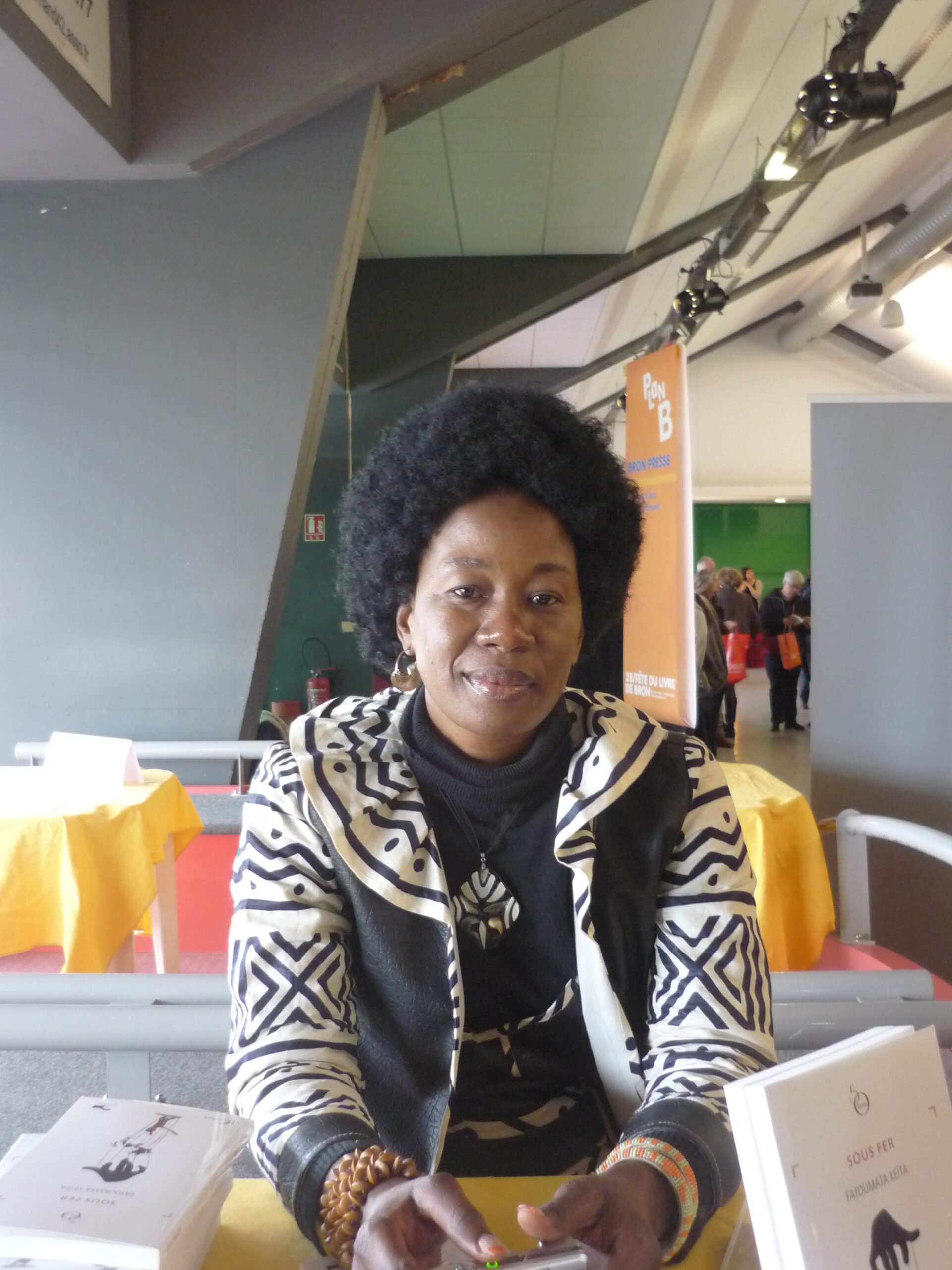 “Sous fer” de Fatoumata Keita : Conflit de générations !